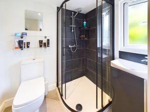 EN-SUITE SHOWER ROOM- click for photo gallery